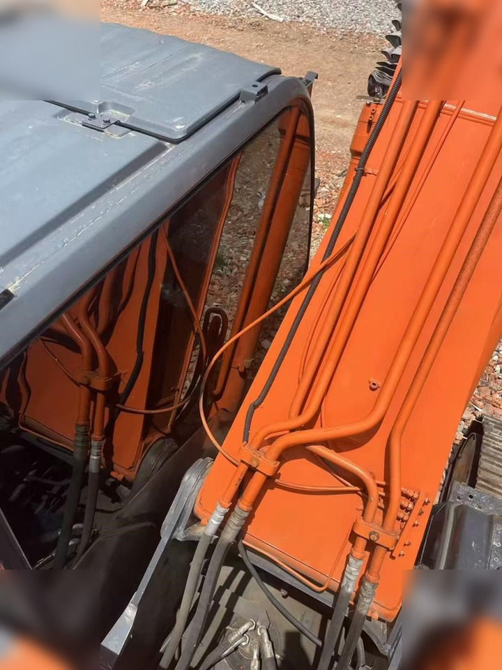 Excavadora de cadenas HITACHI ZX200: foto 11 Excavadora de cadenas HITACHI ZX200: foto 11