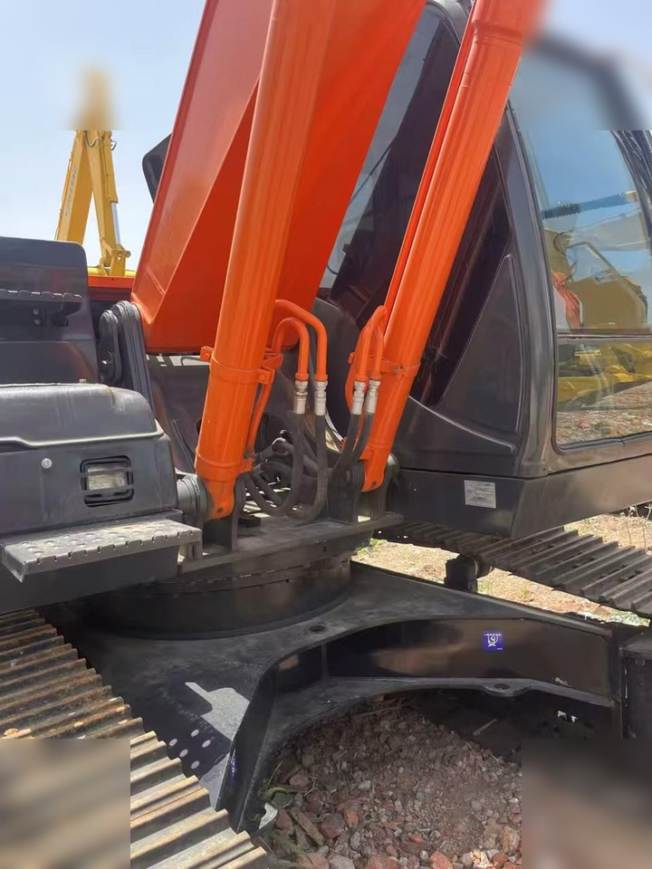 Excavadora de cadenas HITACHI ZX200: foto 14 Excavadora de cadenas HITACHI ZX200: foto 14