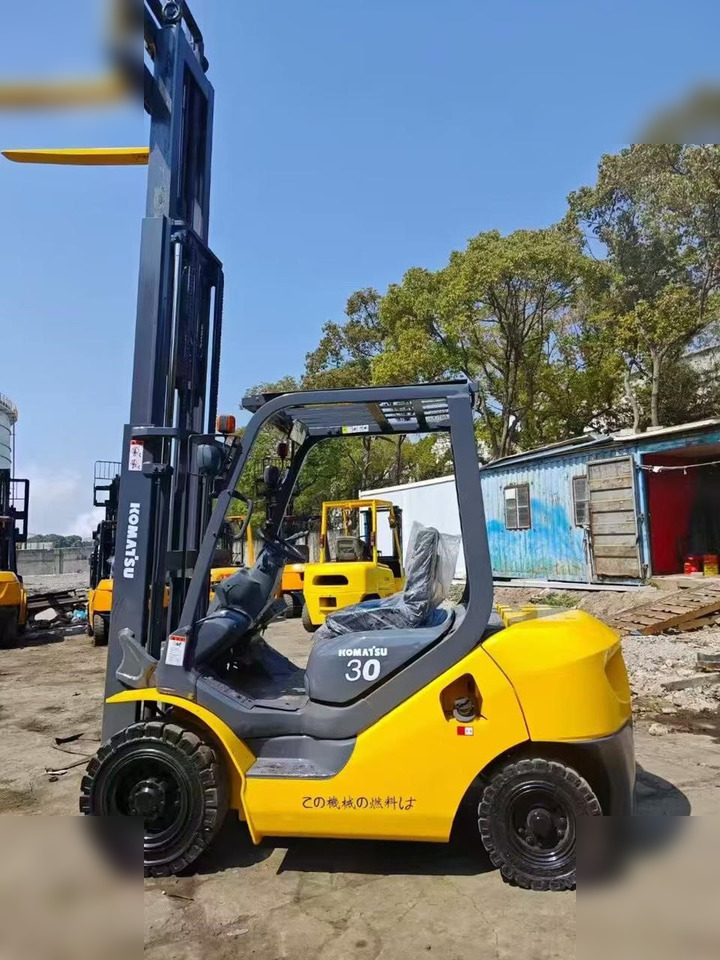 KOMATSU FD30-7 - Carretilla elevadora de gas: foto 1 KOMATSU FD30-7 - Carretilla elevadora de gas: foto 1
