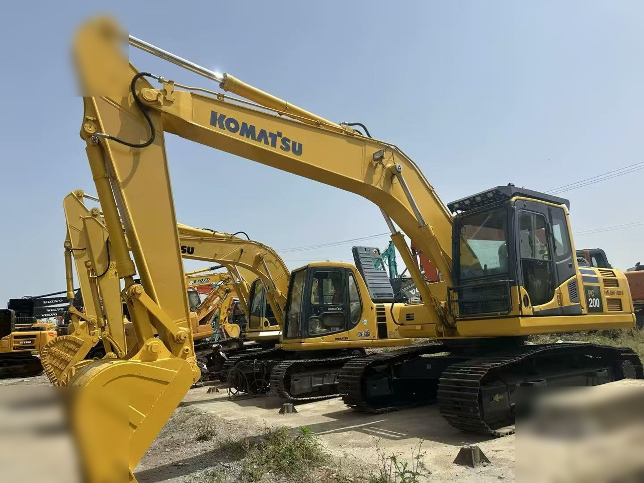 KOMATSU PC200-8 - Excavadora de cadenas: foto 1 KOMATSU PC200-8 - Excavadora de cadenas: foto 1