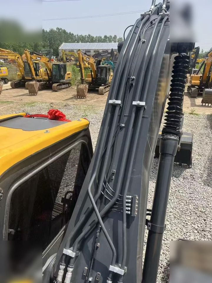 Excavadora de cadenas VOLVO EC240: foto 6