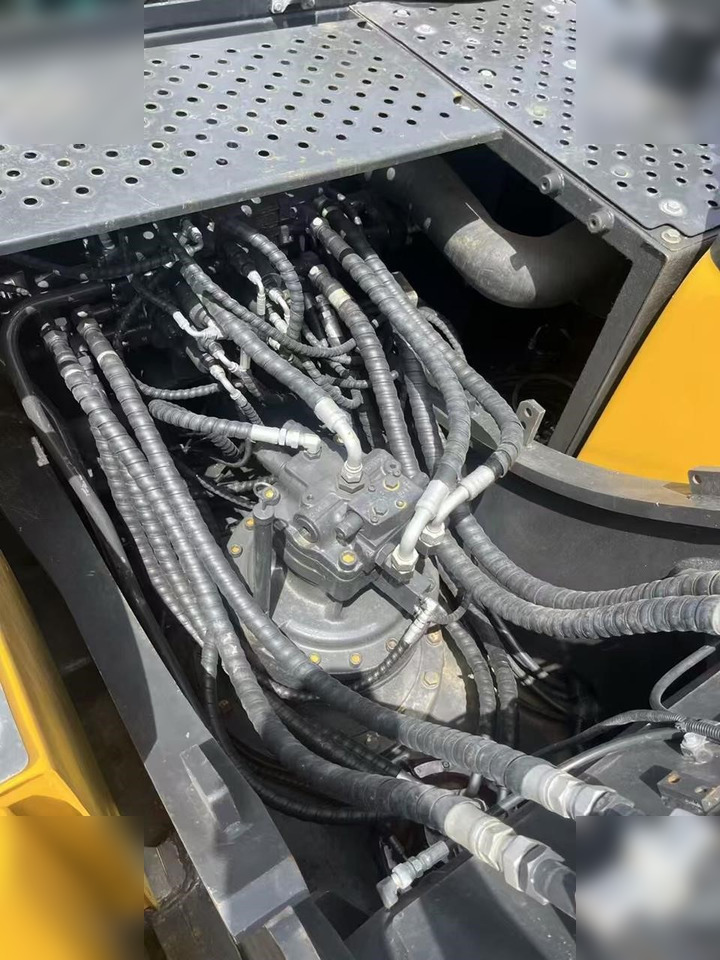 Excavadora de cadenas VOLVO EC240: foto 17