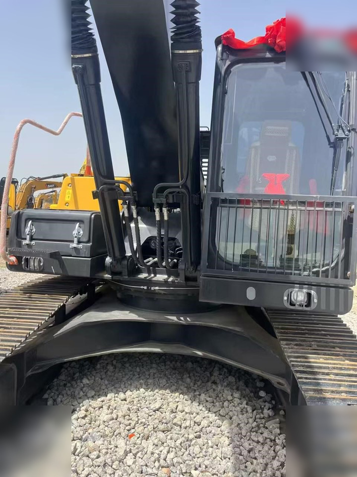 Excavadora de cadenas VOLVO EC240: foto 13