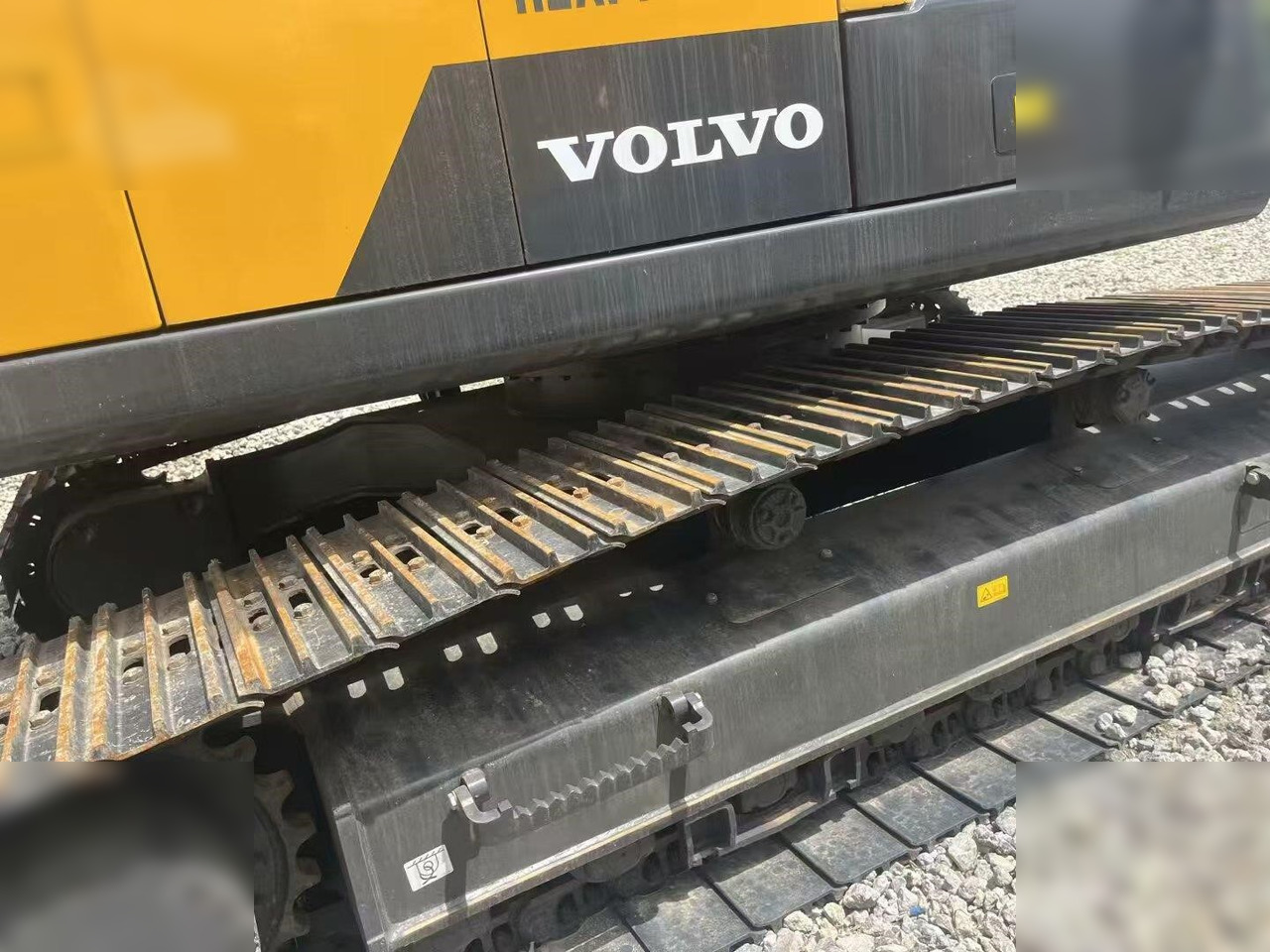 Excavadora de cadenas VOLVO EC240: foto 15