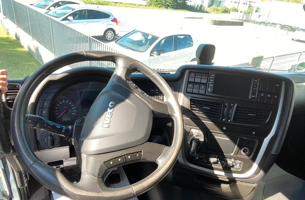 IVECO AS260S46 MOTRICE 3 ASSI TELAIO 2018 EURO 6 - Camión chasis: foto 3 IVECO AS260S46 MOTRICE 3 ASSI TELAIO 2018 EURO 6 - Camión chasis: foto 3