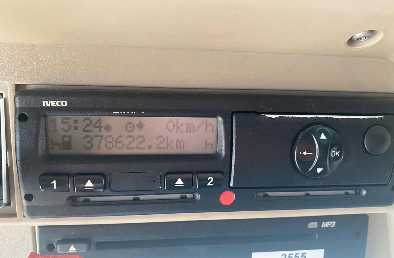 IVECO STRALIS 420 CASSONE E SPONDA EURO 6 2015 - Camión caja cerrada: foto 2 IVECO STRALIS 420 CASSONE E SPONDA EURO 6 2015 - Camión caja cerrada: foto 2