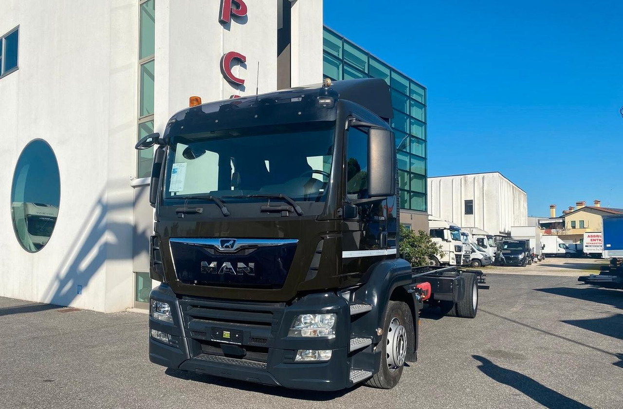 MAN TGS 16.360 MOTRICE 2 ASSI TELAIO 2019 - Camión chasis: foto 3 MAN TGS 16.360 MOTRICE 2 ASSI TELAIO 2019 - Camión chasis: foto 3