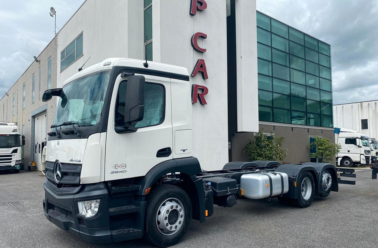 MERCEDES ANTOS 25.40 MOTRICE 3 ASSI TELAIO - Camión chasis: foto 1 MERCEDES ANTOS 25.40 MOTRICE 3 ASSI TELAIO - Camión chasis: foto 1