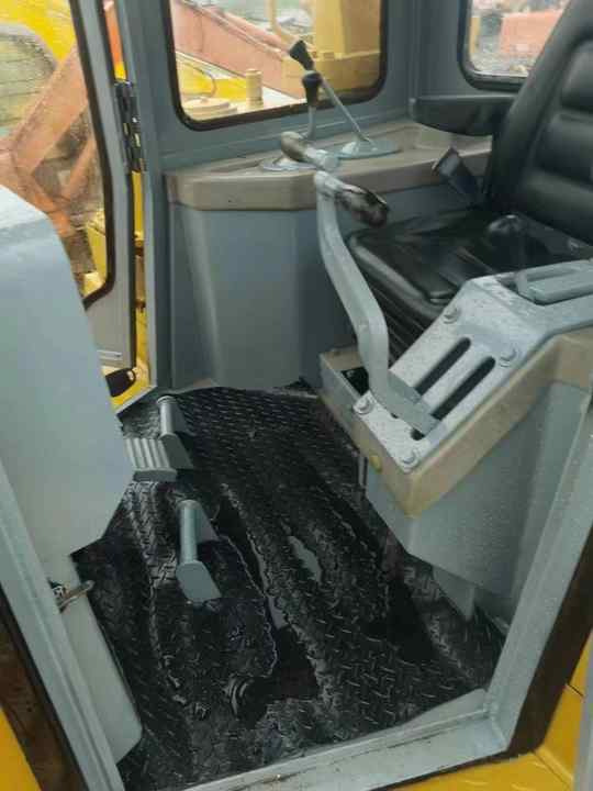 CAT D8R 90% New Bulldozer, Powerful, Low Price, and Very Good Quality - Bulldozer: foto 2 CAT D8R 90% New Bulldozer, Powerful, Low Price, and Very Good Quality - Bulldozer: foto 2