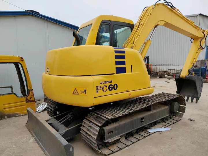 Excavadora de cadenas Cheap Used Komatsu PC60-7 Crawler Excavator with High Efficiency Used Heavy Machinery Komatsu P60-7 Digger Cheap for Sale: foto 6