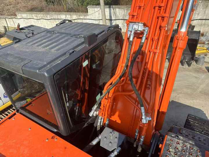 Excavadora de cadenas Excellent Original Japan Import HITACHI 20 Ton Excavator Zx210-5g HITACHI EXCAVATOR ZAXIS 210 for Sale Zx200 210 350 Excavator [ Copy ]: foto 6