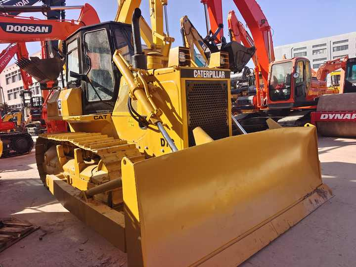 High Quality Used Caterpillar D7G2 Crawler Dozer Machinery Used Cat D5 D6g D7g D8R Bulldozer in Stock for Sale - Bulldozer: foto 2 High Quality Used Caterpillar D7G2 Crawler Dozer Machinery Used Cat D5 D6g D7g D8R Bulldozer in Stock for Sale - Bulldozer: foto 2