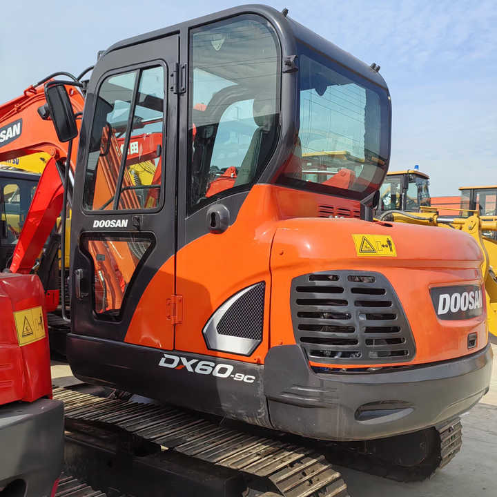 Used Doosan Mini Excavator DoOSAN DX60-9 6tons Small Excavator for Sale High Quality Doosan Dx60 70 75 Mini Excavator on Sale - Miniexcavadora: foto 1 Used Doosan Mini Excavator DoOSAN DX60-9 6tons Small Excavator for Sale High Quality Doosan Dx60 70 75 Mini Excavator on Sale - Miniexcavadora: foto 1
