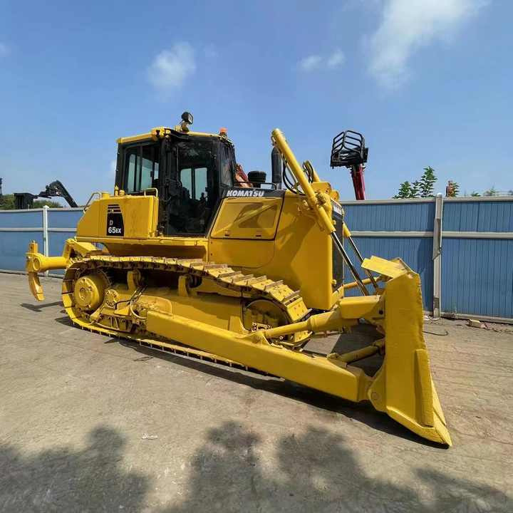 Used Komatsu Bulldozer D65 Strong Power Komatsu D65 Track Dozer for Sale - Bulldozer: foto 4 Used Komatsu Bulldozer D65 Strong Power Komatsu D65 Track Dozer for Sale - Bulldozer: foto 4