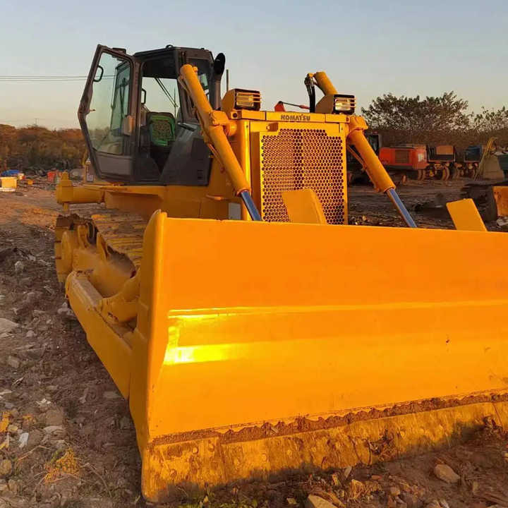 Used Komatsu Bulldozer D85 Strong Power Komatsu D85 Track Dozer for Sale - Bulldozer: foto 3 Used Komatsu Bulldozer D85 Strong Power Komatsu D85 Track Dozer for Sale - Bulldozer: foto 3