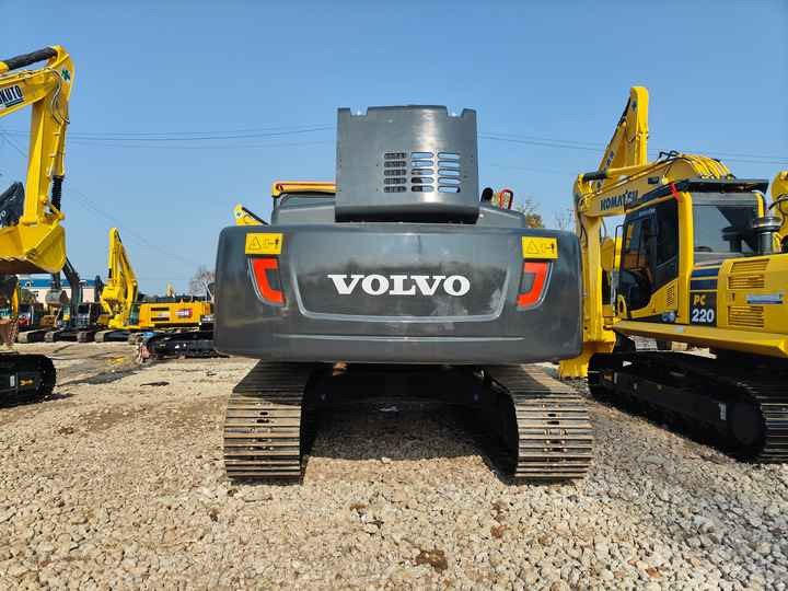 Used VOLVO EC240 Excavator for Sale with Good Performance and Low Price Powerful Construction Machinery for Sale - Excavadora de cadenas: foto 5 Used VOLVO EC240 Excavator for Sale with Good Performance and Low Price Powerful Construction Machinery for Sale - Excavadora de cadenas: foto 5