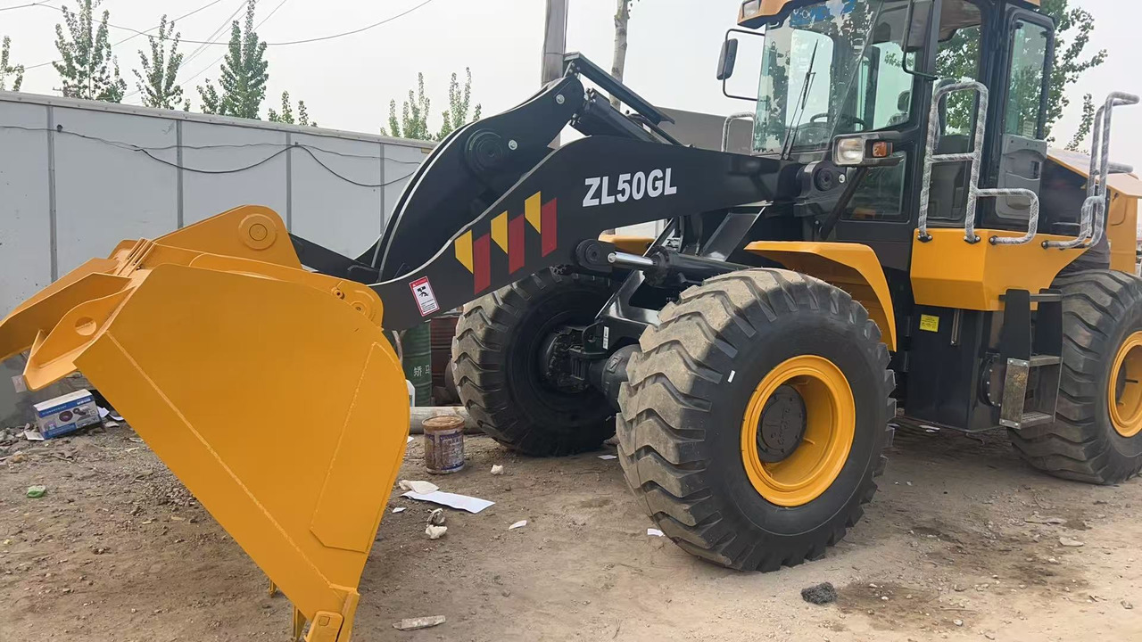XCMG ZL50GN in stock for sale at low price - Cargadora de ruedas: foto 2 XCMG ZL50GN in stock for sale at low price - Cargadora de ruedas: foto 2
