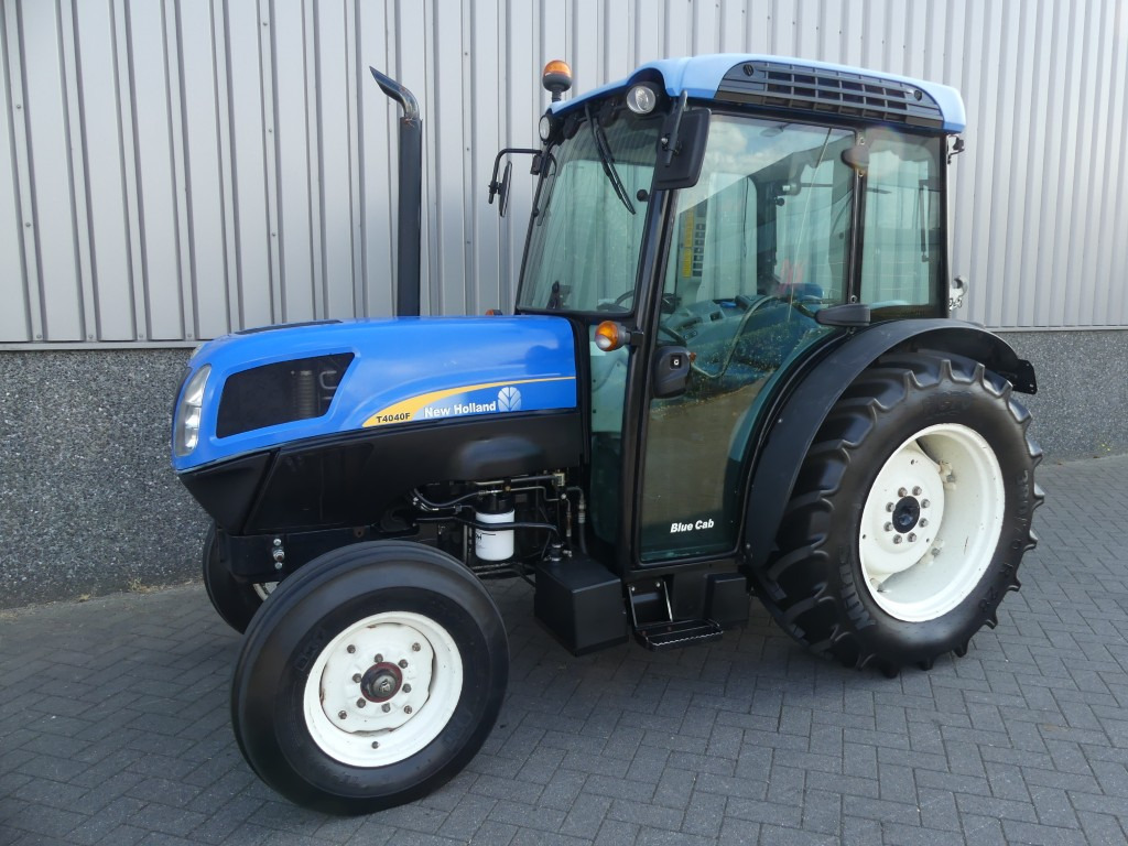 NEW HOLLAND T4040F - Mini tractor: foto 1 NEW HOLLAND T4040F - Mini tractor: foto 1