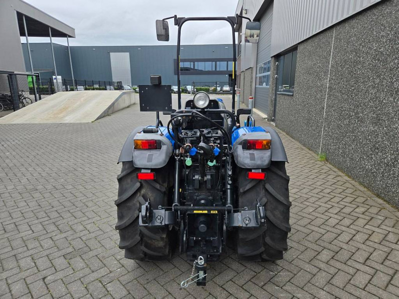 New Holland T 4.75 V - Tractor: foto 4 New Holland T 4.75 V - Tractor: foto 4