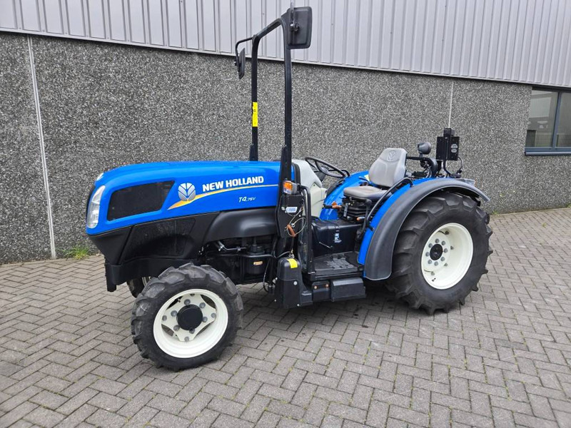New Holland T 4.75 V - Tractor: foto 1 New Holland T 4.75 V - Tractor: foto 1