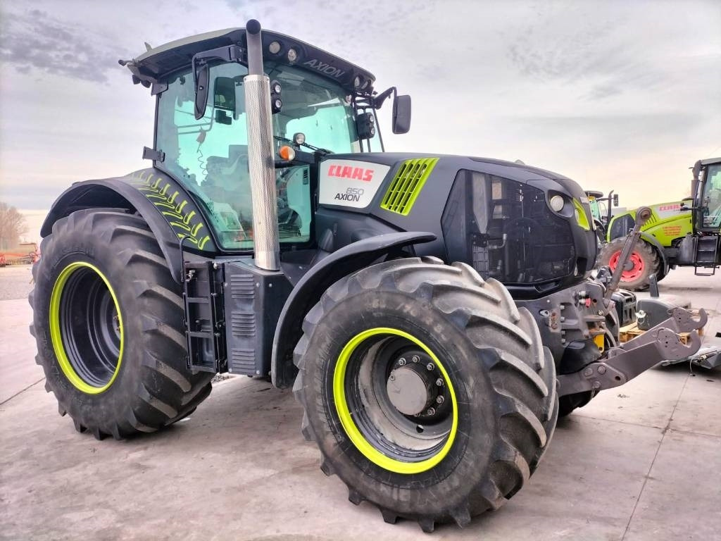 Claas Axion 810 - Tractor: foto 1 Claas Axion 810 - Tractor: foto 1