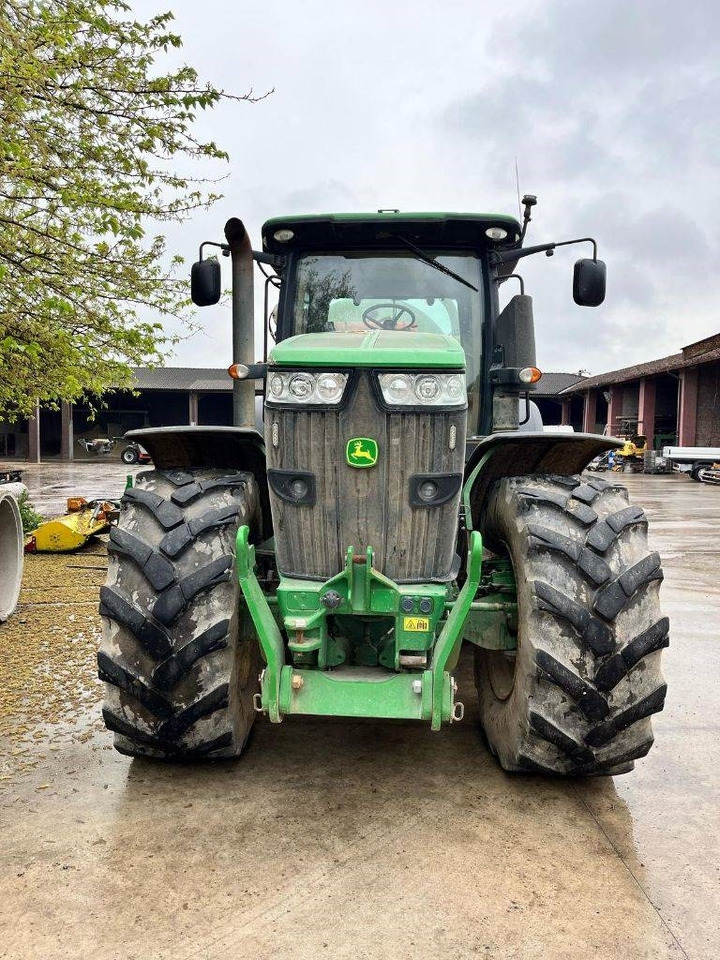 John Deere 7230 R - Tractor: foto 1 John Deere 7230 R - Tractor: foto 1