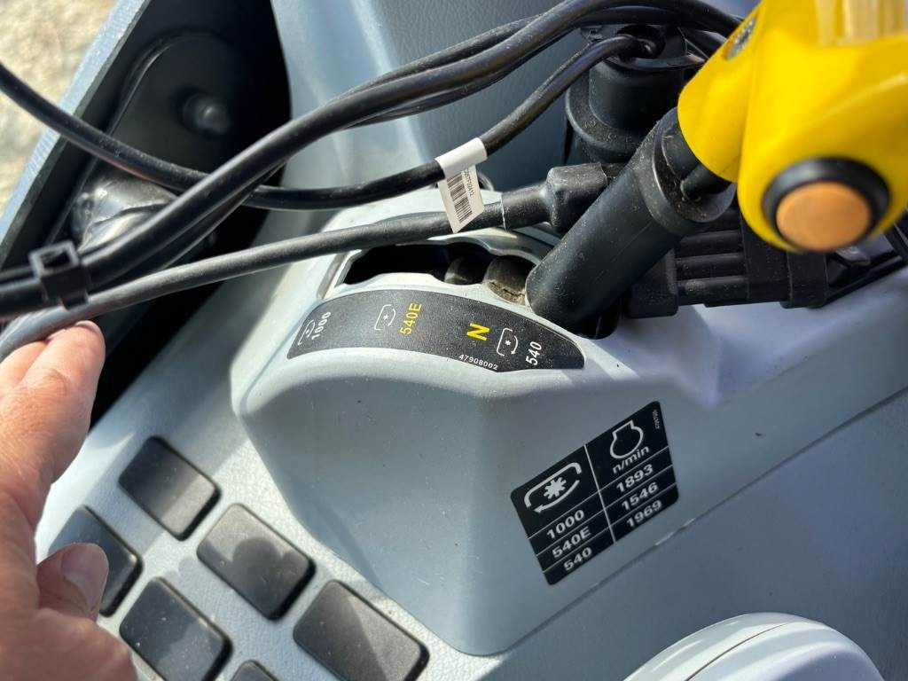 New Holland T6.165 - Tractor: foto 2 New Holland T6.165 - Tractor: foto 2