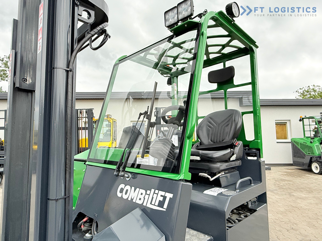 Carretilla de 4 vías nuevo COMBILIFT Combilift CBE4000 / TRIPLEX 5200MM / ELECTRIC / FREE LIFT / FORK POSITIONER / SIDESHIFT / LIKE NEW: foto 37