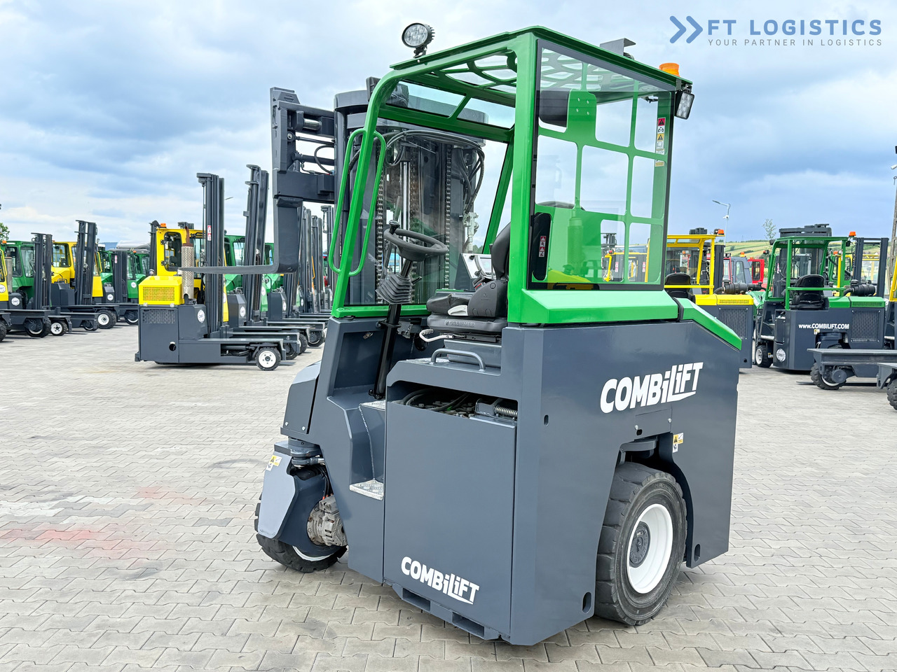 Carretilla de 4 vías nuevo COMBILIFT Combilift CBE4000 / TRIPLEX 5200MM / ELECTRIC / FREE LIFT / FORK POSITIONER / SIDESHIFT / LIKE NEW: foto 27