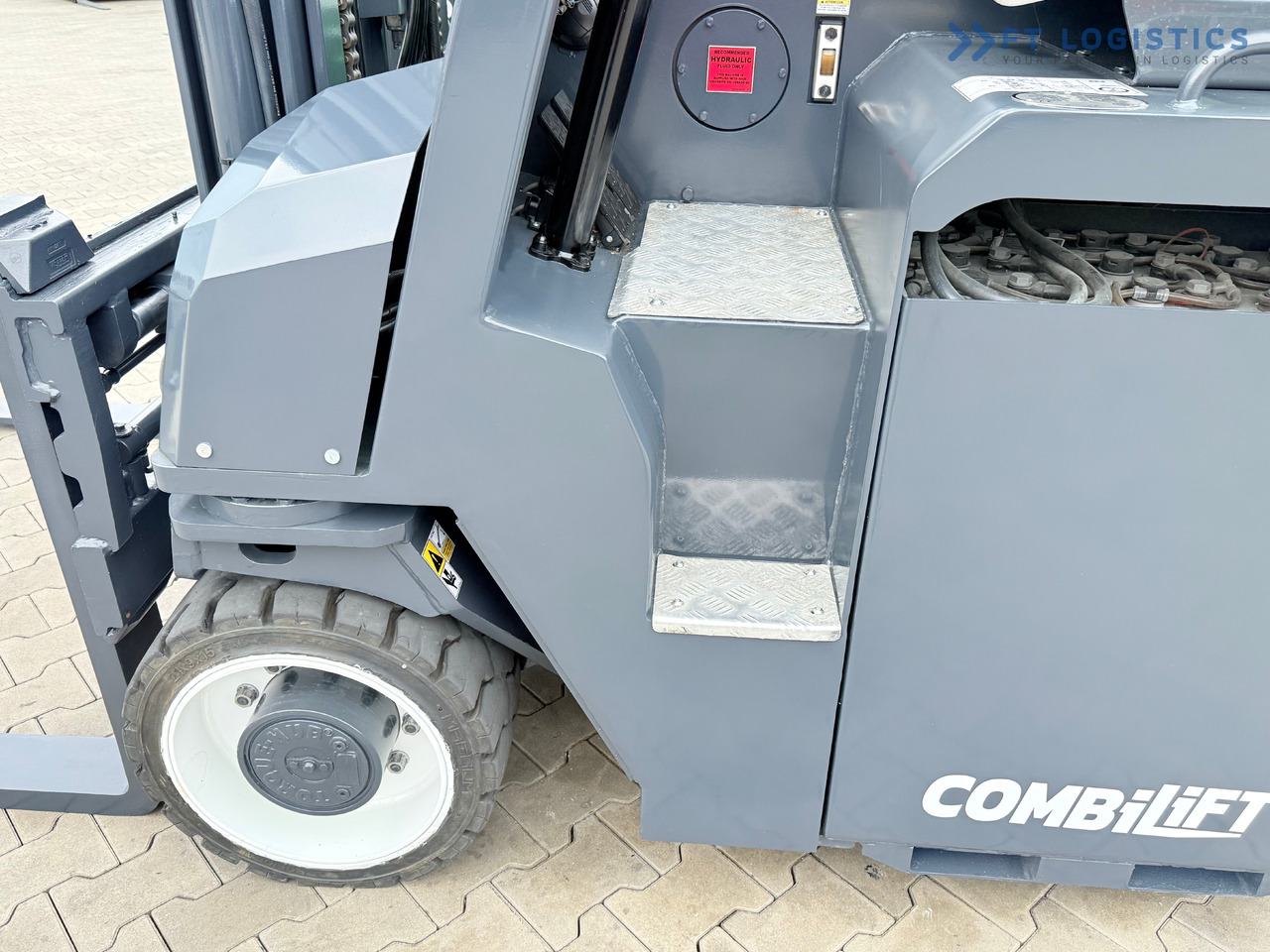 Carretilla de 4 vías nuevo COMBILIFT Combilift CBE4000 / TRIPLEX 5200MM / ELECTRIC / FREE LIFT / FORK POSITIONER / SIDESHIFT / LIKE NEW: foto 10