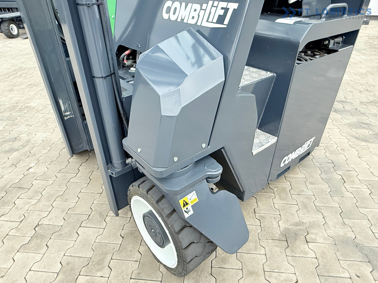 Carretilla de 4 vías nuevo COMBILIFT Combilift CBE4000 / TRIPLEX 5200MM / ELECTRIC / FREE LIFT / FORK POSITIONER / SIDESHIFT / LIKE NEW: foto 36
