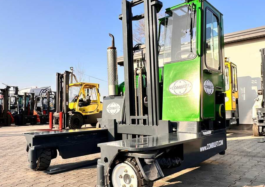 Combilift C3000 / DUPLEX / 4100MM / LPG / FREE LIFT / LIKE NEW - Carretilla de 4 vías: foto 5 Combilift C3000 / DUPLEX / 4100MM / LPG / FREE LIFT / LIKE NEW - Carretilla de 4 vías: foto 5
