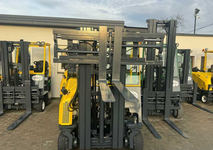 Combilift C3000CB -DIESEL- Only 6117 hours - Carretilla de 4 vías: foto 4 Combilift C3000CB -DIESEL- Only 6117 hours - Carretilla de 4 vías: foto 4