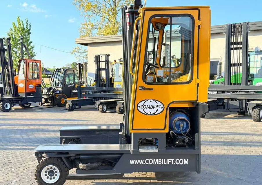 Combilift C4000 / GAS / TRIPLEX – 5600MM / FREE LIFT / FORK SIDESHIFT / LIKE NEW - Carretilla de 4 vías: foto 5 Combilift C4000 / GAS / TRIPLEX – 5600MM / FREE LIFT / FORK SIDESHIFT / LIKE NEW - Carretilla de 4 vías: foto 5