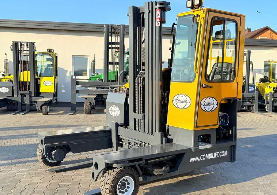 Combilift C4000 / GAS / TRIPLEX – 5600MM / FREE LIFT / FORK SIDESHIFT / LIKE NEW - Carretilla de 4 vías: foto 2 Combilift C4000 / GAS / TRIPLEX – 5600MM / FREE LIFT / FORK SIDESHIFT / LIKE NEW - Carretilla de 4 vías: foto 2