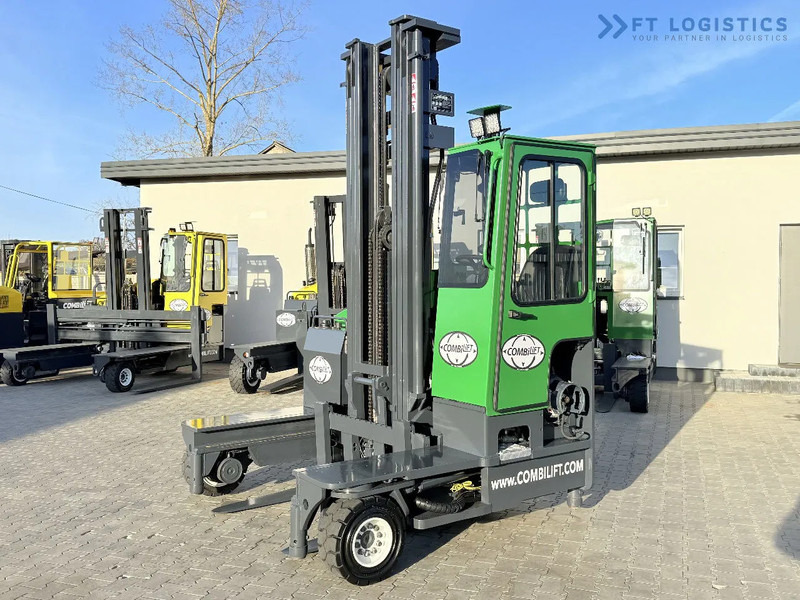 Combilift C4000 / GAS / TRIPLEX - 6900MM / FREE-LIFT / FULL CABIN C4000 / GAS / TRIPLEX - 6900MM / FREE-LIFT / FULL CABIN - Carretilla de 4 vías: foto 1 Combilift C4000 / GAS / TRIPLEX - 6900MM / FREE-LIFT / FULL CABIN C4000 / GAS / TRIPLEX - 6900MM / FREE-LIFT / FULL CABIN - Carretilla de 4 vías: foto 1