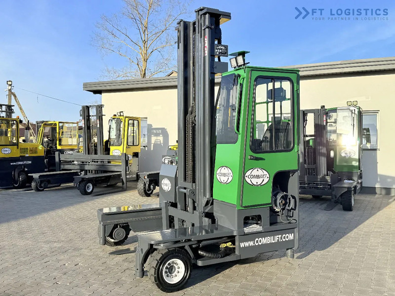 Combilift C4000 / GAS / TRIPLEX - 6900MM / FREE-LIFT / FULL CABIN C4000 / GAS / TRIPLEX - 6900MM / FREE-LIFT / FULL CABIN - Carretilla de 4 vías: foto 3 Combilift C4000 / GAS / TRIPLEX - 6900MM / FREE-LIFT / FULL CABIN C4000 / GAS / TRIPLEX - 6900MM / FREE-LIFT / FULL CABIN - Carretilla de 4 vías: foto 3