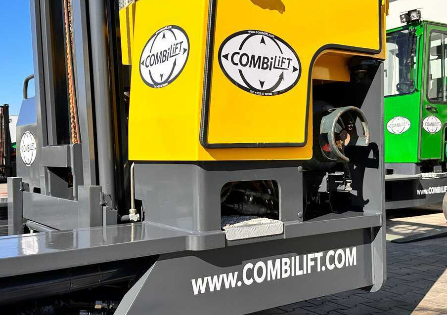 Combilift C4000 / LPG / DUPLEX / 4100MM / WEIGHT / FORK SIDE SHIFT / LIKE NEW - Carretilla de 4 vías: foto 3 Combilift C4000 / LPG / DUPLEX / 4100MM / WEIGHT / FORK SIDE SHIFT / LIKE NEW - Carretilla de 4 vías: foto 3