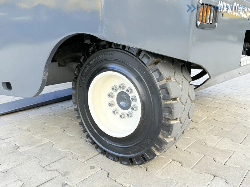 Combilift C5000SR / DIESEL / TRIPLEX MAST – 6100 MM / FORK POSITIONER / FULL CABIN C5000SR / DIESEL / TRIPLEX MAST – 6100 MM / FORK POSITI - Carretilla de carga lateral: foto 4 Combilift C5000SR / DIESEL / TRIPLEX MAST – 6100 MM / FORK POSITIONER / FULL CABIN C5000SR / DIESEL / TRIPLEX MAST – 6100 MM / FORK POSITI - Carretilla de carga lateral: foto 4