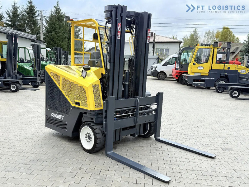 Combilift CB4000 / GAS / TRIPLEX 5200MM / FREE LIFT / FORK POSITIONER / SIDE SHIFT / EXCELLENT CONDITION / Wide range of four-way and side - Carretilla de 4 vías: foto 5 Combilift CB4000 / GAS / TRIPLEX 5200MM / FREE LIFT / FORK POSITIONER / SIDE SHIFT / EXCELLENT CONDITION / Wide range of four-way and side - Carretilla de 4 vías: foto 5