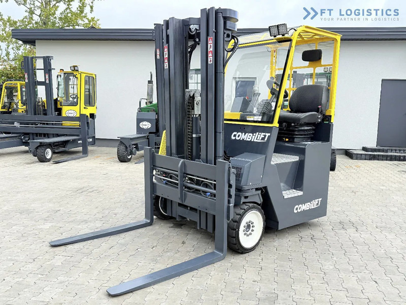 Combilift CB4000 / GAS / TRIPLEX 5200MM / FREE LIFT / FORK POSITIONER / SIDE SHIFT / EXCELLENT CONDITION / Wide range of four-way and side - Carretilla de 4 vías: foto 4 Combilift CB4000 / GAS / TRIPLEX 5200MM / FREE LIFT / FORK POSITIONER / SIDE SHIFT / EXCELLENT CONDITION / Wide range of four-way and side - Carretilla de 4 vías: foto 4