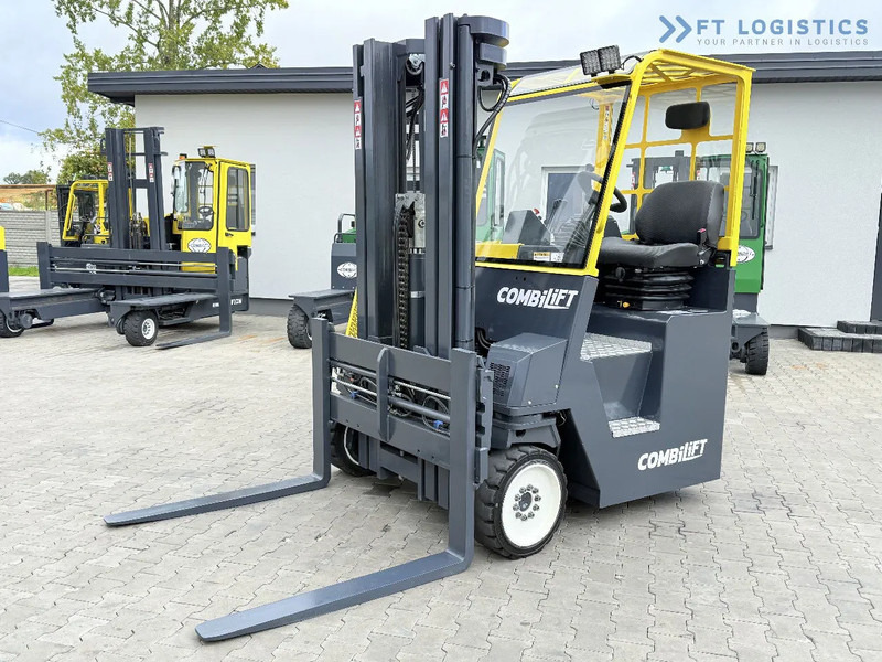 Carretilla de 4 vías Combilift CB4000 / GAS / TRIPLEX 5200MM / FREE LIFT / FORK POSITIONER / SIDE SHIFT / EXCELLENT CONDITION / Wide range of four-way and side: foto 1