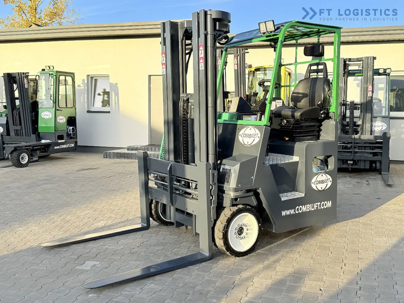 Combilift CB4000 / GAS / TRIPLEX 5200MM / FREE LIFT / FORK POSITIONER / SIDE SHIFT / EXCELLENT CONDITION / Wide range of four-way and side - Carretilla de 4 vías: foto 1 Combilift CB4000 / GAS / TRIPLEX 5200MM / FREE LIFT / FORK POSITIONER / SIDE SHIFT / EXCELLENT CONDITION / Wide range of four-way and side - Carretilla de 4 vías: foto 1