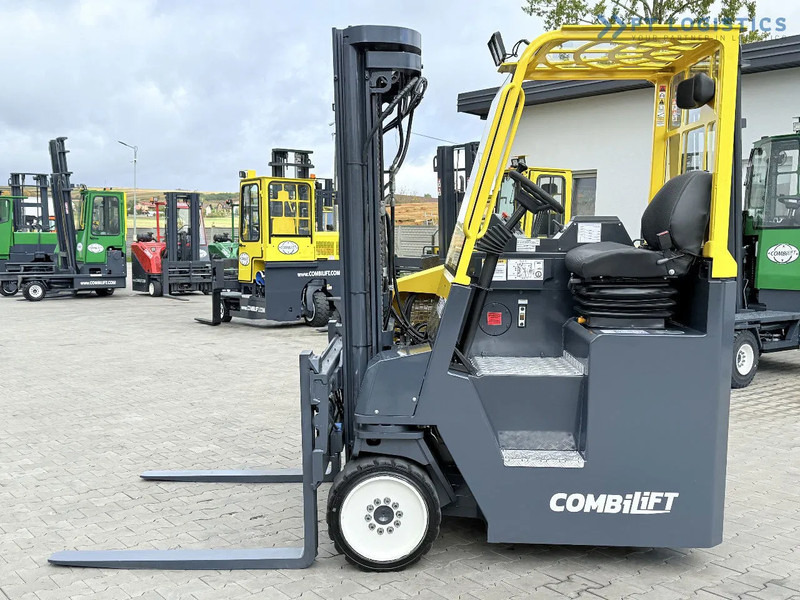 Combilift CB4000 / GAS / TRIPLEX 5200MM / FREE LIFT / FORK POSITIONER / SIDE SHIFT / EXCELLENT CONDITION / Wide range of four-way and side - Carretilla de 4 vías: foto 2 Combilift CB4000 / GAS / TRIPLEX 5200MM / FREE LIFT / FORK POSITIONER / SIDE SHIFT / EXCELLENT CONDITION / Wide range of four-way and side - Carretilla de 4 vías: foto 2