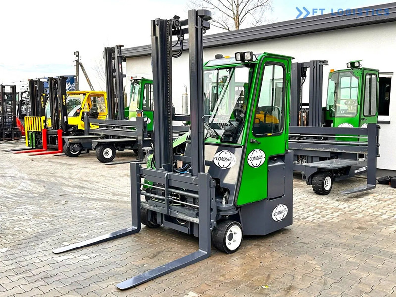 Combilift Combilift C3000CB - DUPLEX 4000mm - Year 2015 - / CABIN - HEATING / ONLY 6546 MTH / EXCELLENT CONDITION / LIKE NEW! Combilift C3 - Carretilla de 4 vías: foto 1 Combilift Combilift C3000CB - DUPLEX 4000mm - Year 2015 - / CABIN - HEATING / ONLY 6546 MTH / EXCELLENT CONDITION / LIKE NEW! Combilift C3 - Carretilla de 4 vías: foto 1
