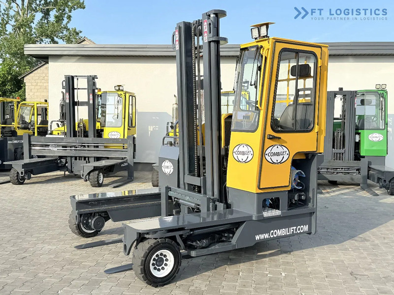 Combilift Combilift FOUR-WAY MULTIDIRECTIONAL FORKLIFT C4000 / GAS / DUPLEX 4500MM / ONLY 6604 HOURS / SIDE SHIFT / FULL CABIN / PERFECT C - Carretilla de 4 vías: foto 2 Combilift Combilift FOUR-WAY MULTIDIRECTIONAL FORKLIFT C4000 / GAS / DUPLEX 4500MM / ONLY 6604 HOURS / SIDE SHIFT / FULL CABIN / PERFECT C - Carretilla de 4 vías: foto 2