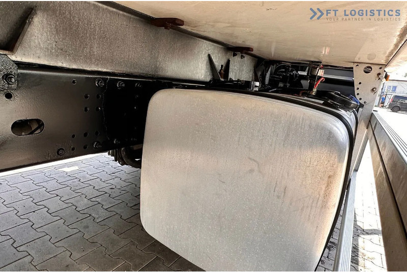 Camión frigorífico Iveco Stralis 420 STRALIS 420 / Refrigerated Truck / Carrier Supra 950 / 19 Pallets / Tail Lift / Tires: foto 18 Camión frigorífico Iveco Stralis 420 STRALIS 420 / Refrigerated Truck / Carrier Supra 950 / 19 Pallets / Tail Lift / Tires: foto 18