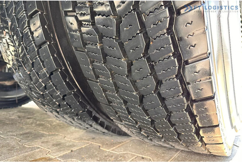 Camión frigorífico Iveco Stralis 420 STRALIS 420 / Refrigerated Truck / Carrier Supra 950 / 19 Pallets / Tail Lift / Tires: foto 9 Camión frigorífico Iveco Stralis 420 STRALIS 420 / Refrigerated Truck / Carrier Supra 950 / 19 Pallets / Tail Lift / Tires: foto 9