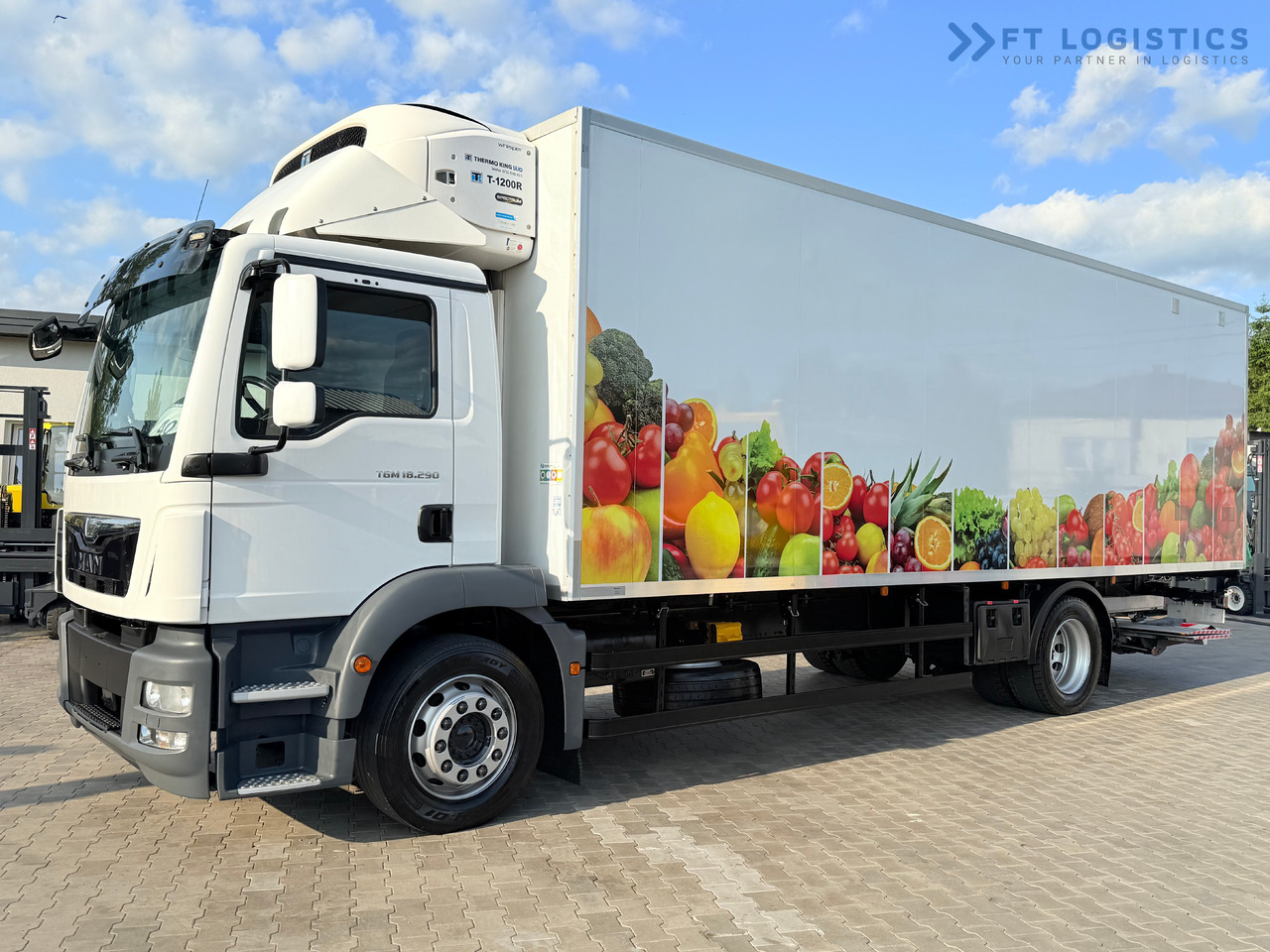 MAN TGM 18.290 / THERMOKING T-1200R / BI-TEMPERATURE / 19 PALLETS / 90% TYRES / EXCELLENT CONDITION / DHOLLANDIA TAIL LIFT / SIDE DOOR / PAYLOAD 8,220 KG - Camión frigorífico: foto 2 MAN TGM 18.290 / THERMOKING T-1200R / BI-TEMPERATURE / 19 PALLETS / 90% TYRES / EXCELLENT CONDITION / DHOLLANDIA TAIL LIFT / SIDE DOOR / PAYLOAD 8,220 KG - Camión frigorífico: foto 2