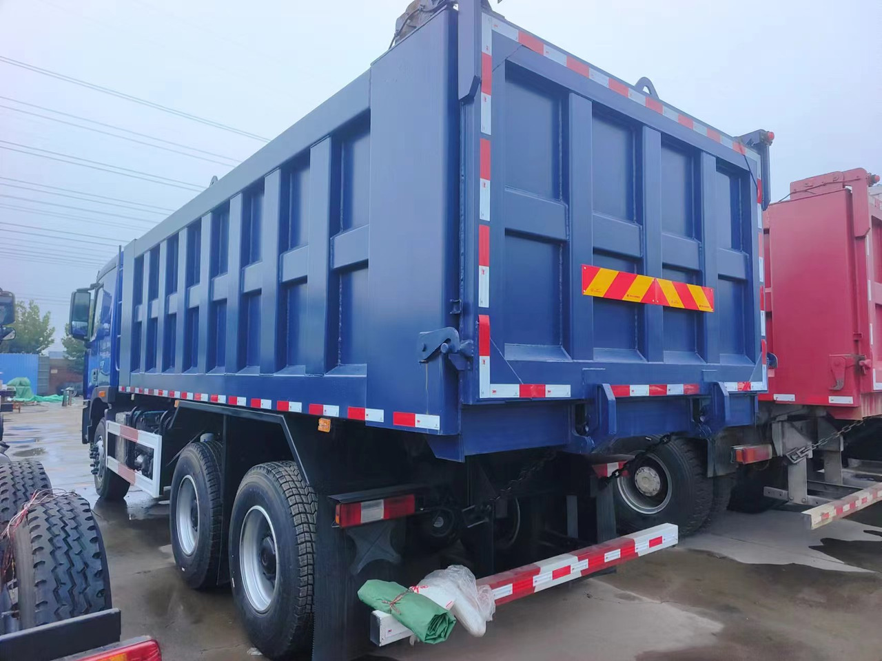 Auman Auman 6*4 dump truck - Camión volquete: foto 3 Auman Auman 6*4 dump truck - Camión volquete: foto 3